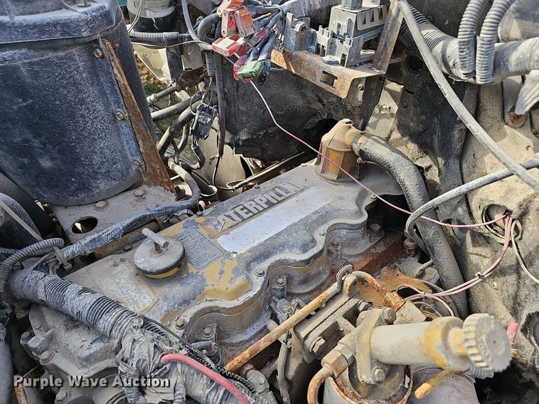 image for item OJ9262 1998 Chevrolet C7500 truck cab and chassis