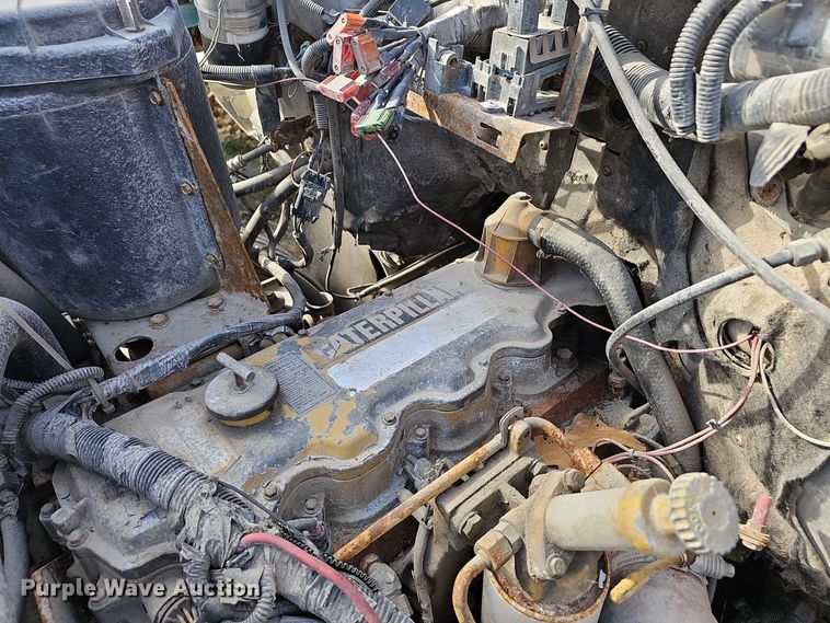 image for item OJ9262 1998 Chevrolet C7500 truck cab and chassis