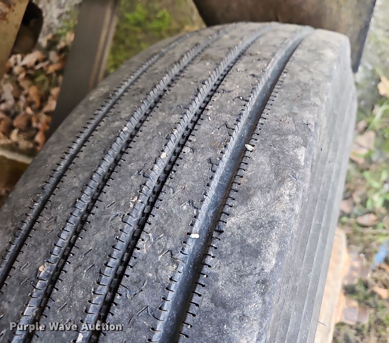 image for item OJ9262 1998 Chevrolet C7500 truck cab and chassis