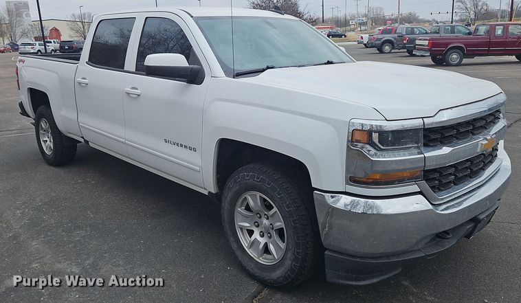 image for item OJ9923 2018 Chevrolet Silverado 1500 Crew Cab pickup truck