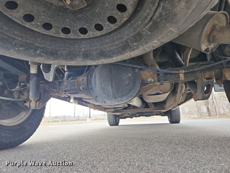 image for item OJ9923 2018 Chevrolet Silverado 1500 Crew Cab pickup truck