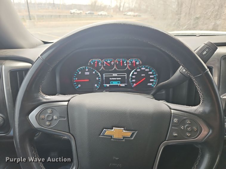 image for item OJ9923 2018 Chevrolet Silverado 1500 Crew Cab pickup truck