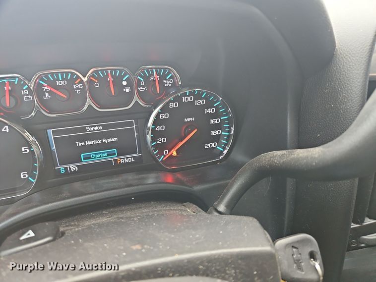 image for item OJ9923 2018 Chevrolet Silverado 1500 Crew Cab pickup truck