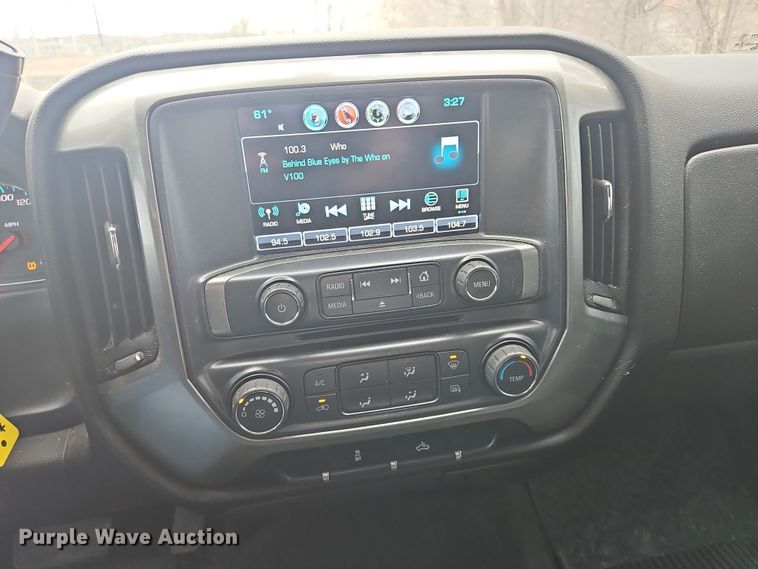 image for item OJ9923 2018 Chevrolet Silverado 1500 Crew Cab pickup truck