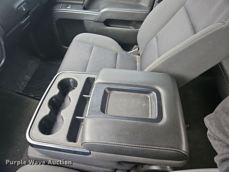 image for item OJ9923 2018 Chevrolet Silverado 1500 Crew Cab pickup truck