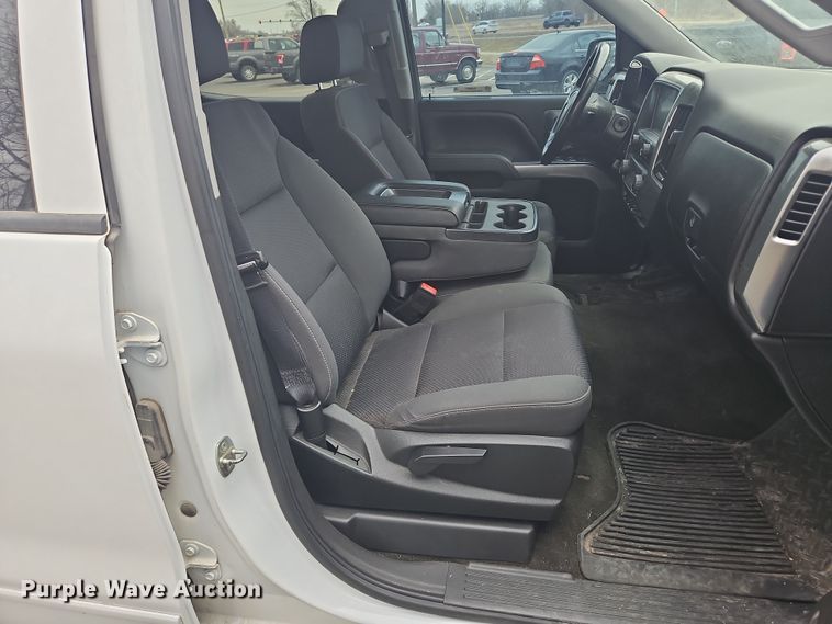 image for item OJ9923 2018 Chevrolet Silverado 1500 Crew Cab pickup truck