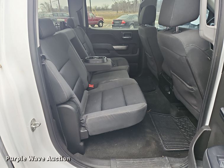 image for item OJ9923 2018 Chevrolet Silverado 1500 Crew Cab pickup truck