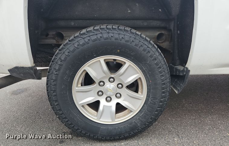 image for item OJ9923 2018 Chevrolet Silverado 1500 Crew Cab pickup truck