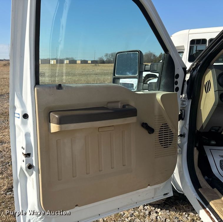 image for item OK9513 2008 Ford F450 Super Duty Crew Cab flatbed truck