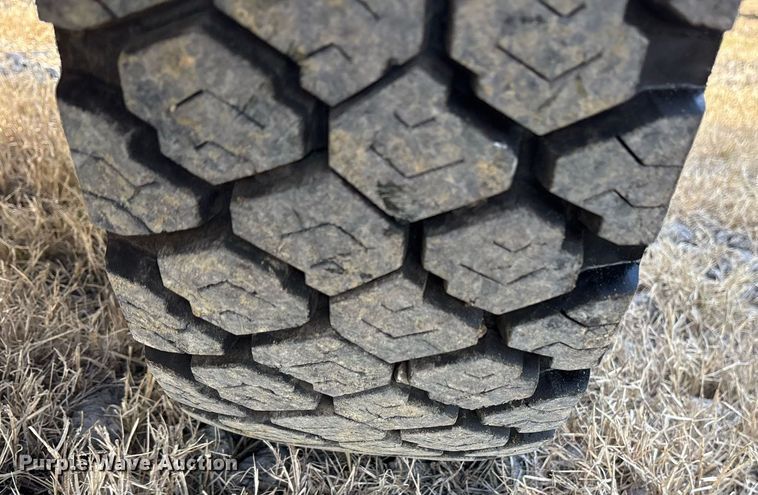 image for item OK9513 2008 Ford F450 Super Duty Crew Cab flatbed truck