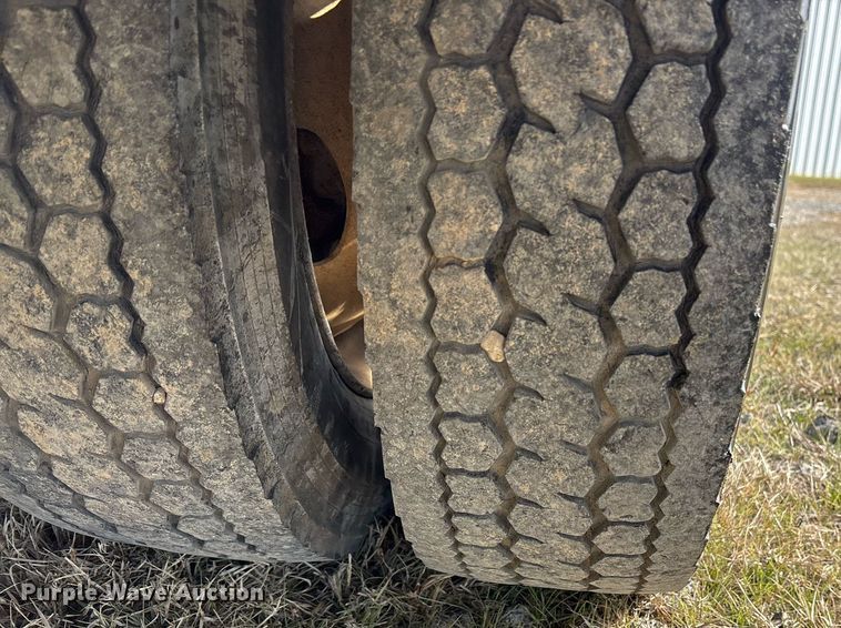 image for item OK9513 2008 Ford F450 Super Duty Crew Cab flatbed truck