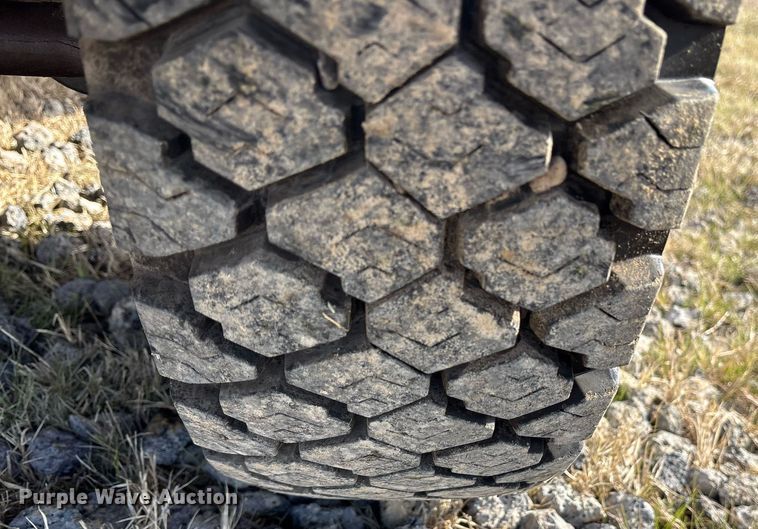 image for item OK9513 2008 Ford F450 Super Duty Crew Cab flatbed truck