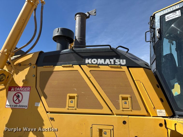 image for item DH8644 2015 Komatsu D155AX-8 dozer