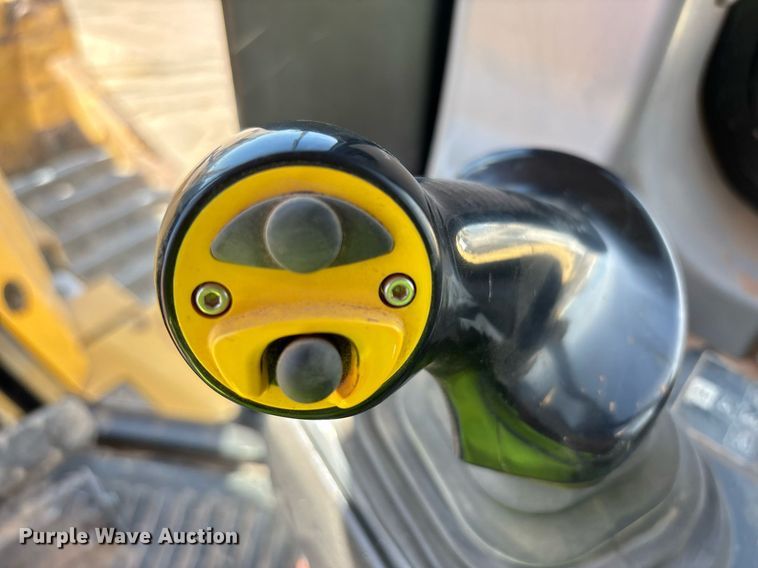 image for item DH8644 2015 Komatsu D155AX-8 dozer