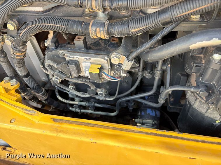 image for item DH8644 2015 Komatsu D155AX-8 dozer