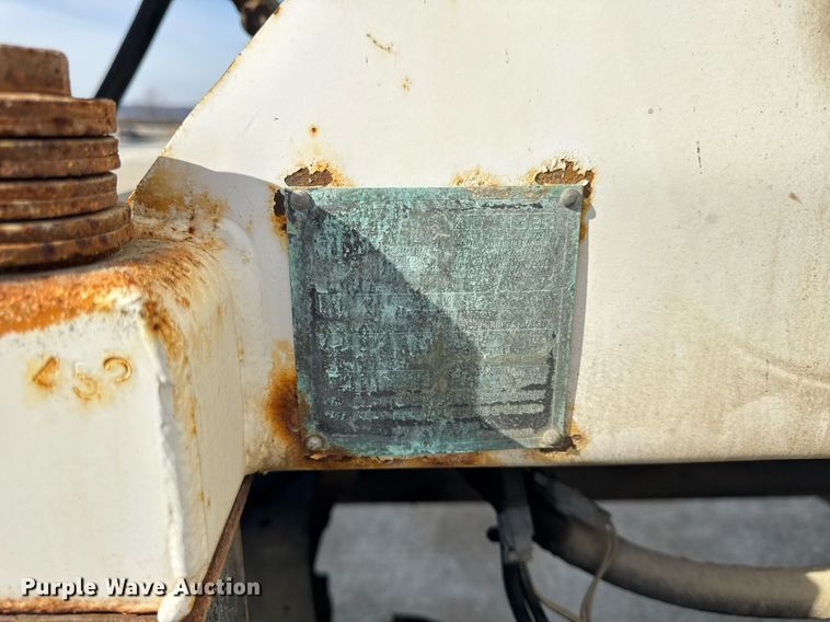 image for item DH9837 2009 Sterling L8500 ready mix truck