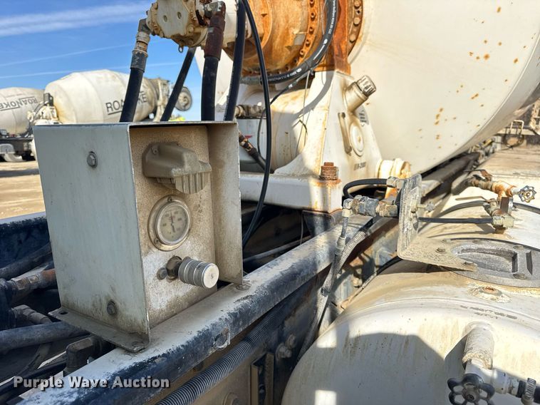 image for item DH9837 2009 Sterling L8500 ready mix truck