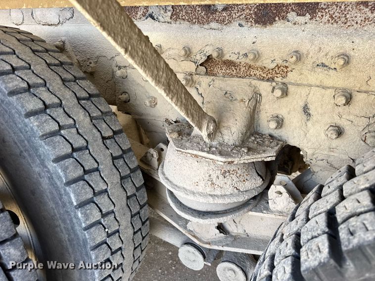 image for item DH9837 2009 Sterling L8500 ready mix truck