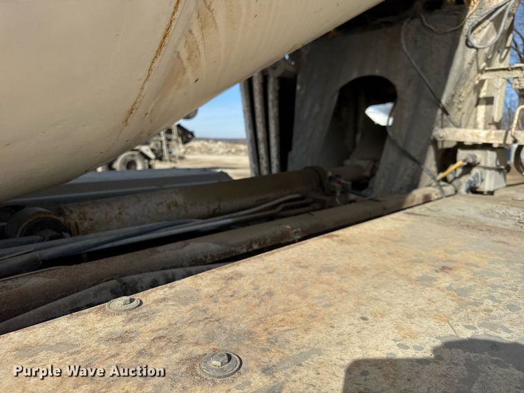 image for item DH9837 2009 Sterling L8500 ready mix truck