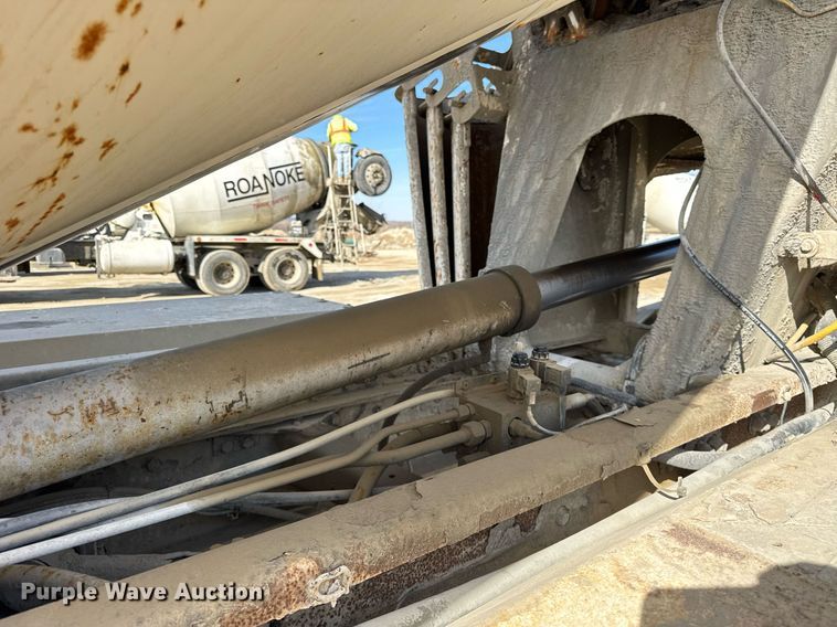 image for item DH9837 2009 Sterling L8500 ready mix truck