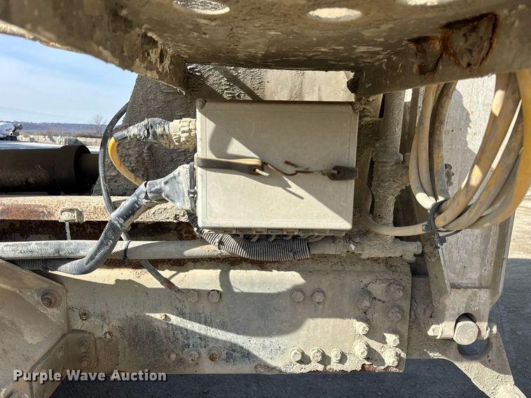 image for item DH9837 2009 Sterling L8500 ready mix truck