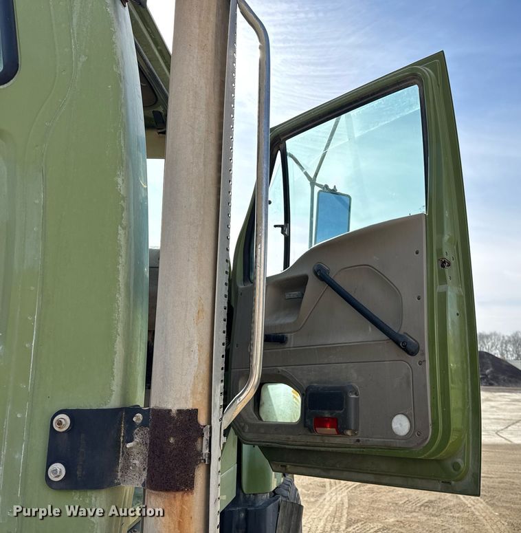 image for item DH9837 2009 Sterling L8500 ready mix truck