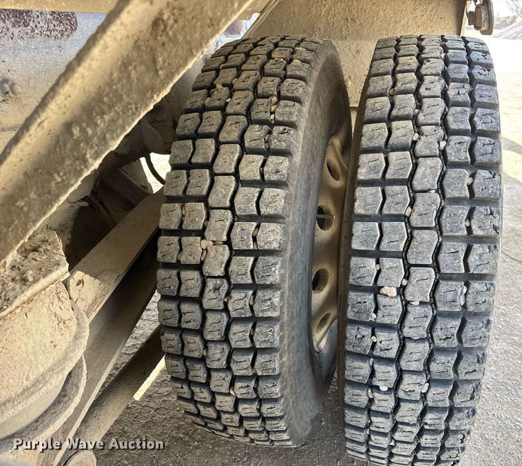 image for item DH9837 2009 Sterling L8500 ready mix truck