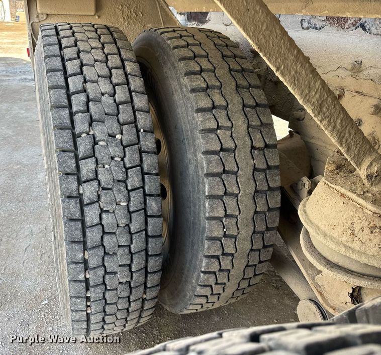 image for item DH9837 2009 Sterling L8500 ready mix truck