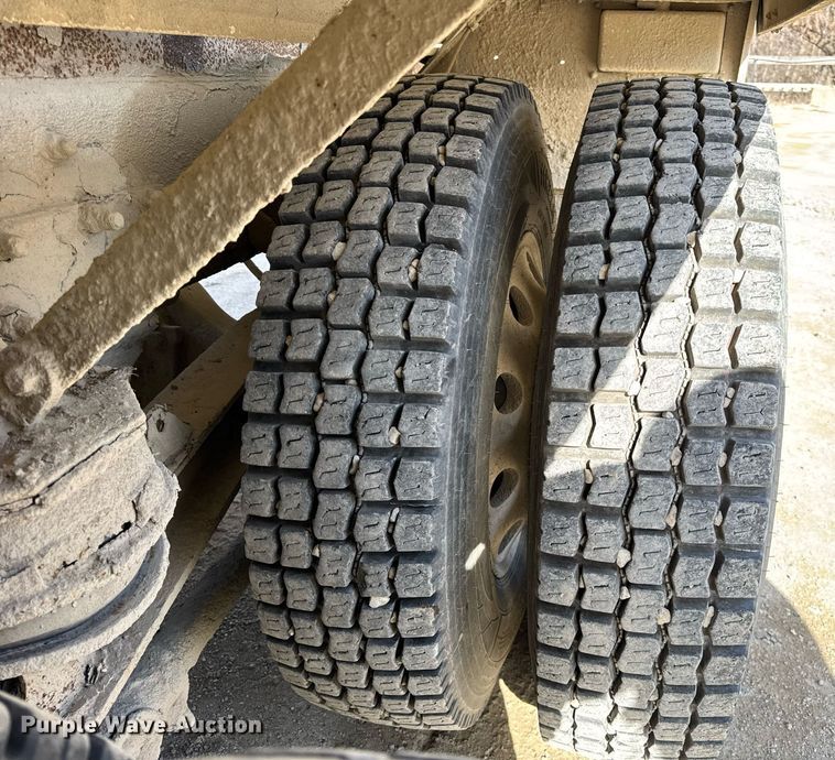 image for item DH9837 2009 Sterling L8500 ready mix truck