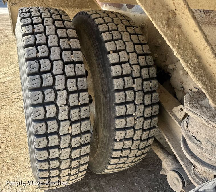 image for item DH9837 2009 Sterling L8500 ready mix truck