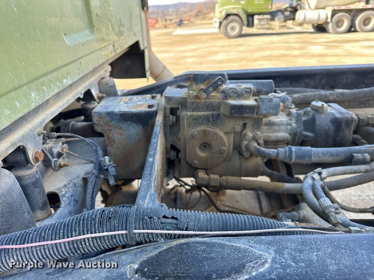 image for item DH9838 2009 Sterling L8500 ready mix truck