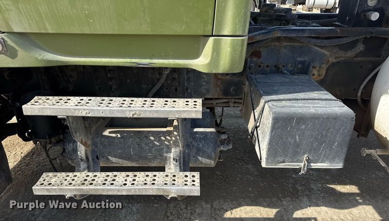 image for item DH9838 2009 Sterling L8500 ready mix truck