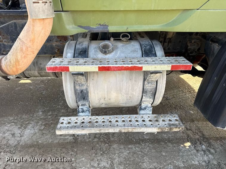 image for item DH9838 2009 Sterling L8500 ready mix truck