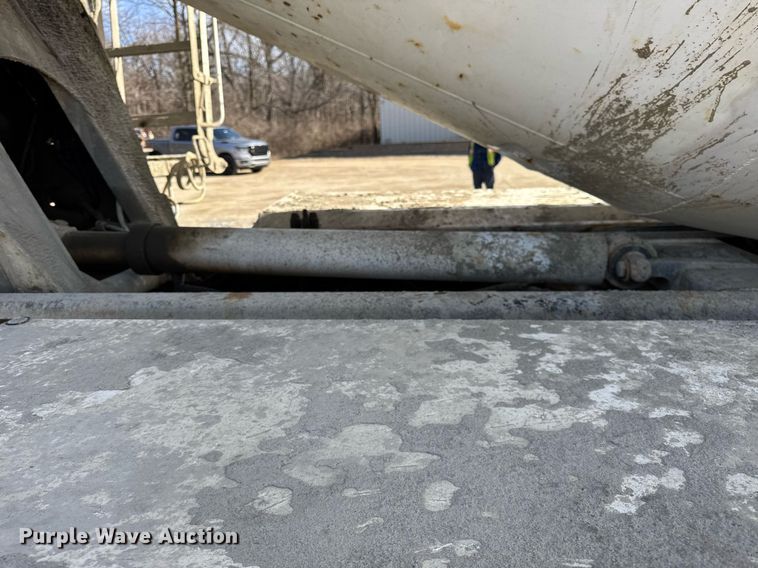 image for item DH9838 2009 Sterling L8500 ready mix truck