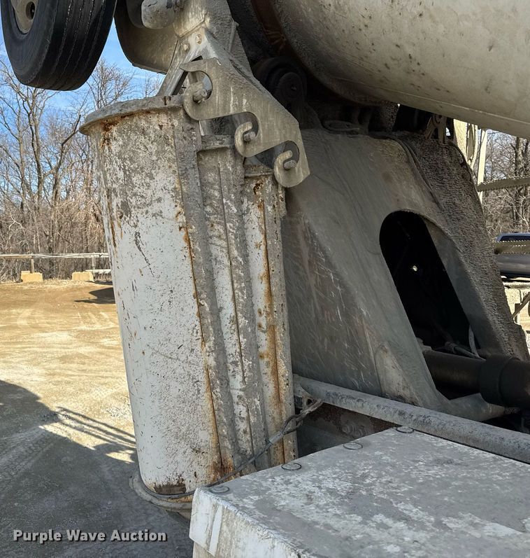 image for item DH9838 2009 Sterling L8500 ready mix truck