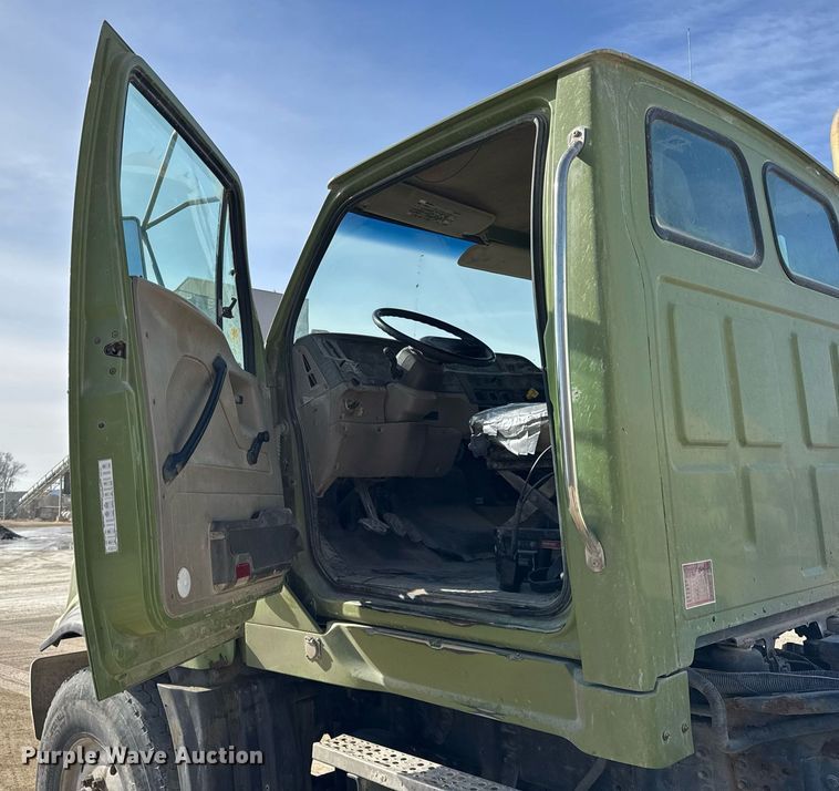 image for item DH9838 2009 Sterling L8500 ready mix truck