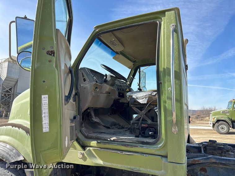 image for item DH9838 2009 Sterling L8500 ready mix truck