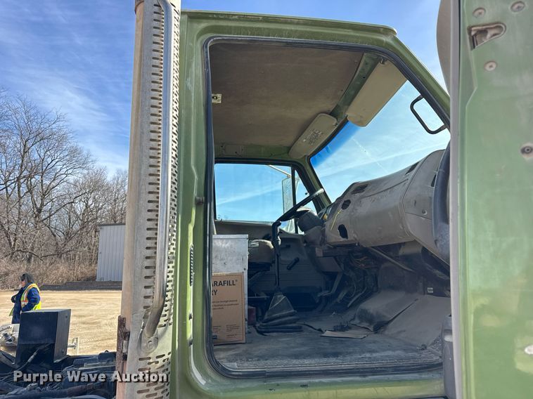 image for item DH9838 2009 Sterling L8500 ready mix truck