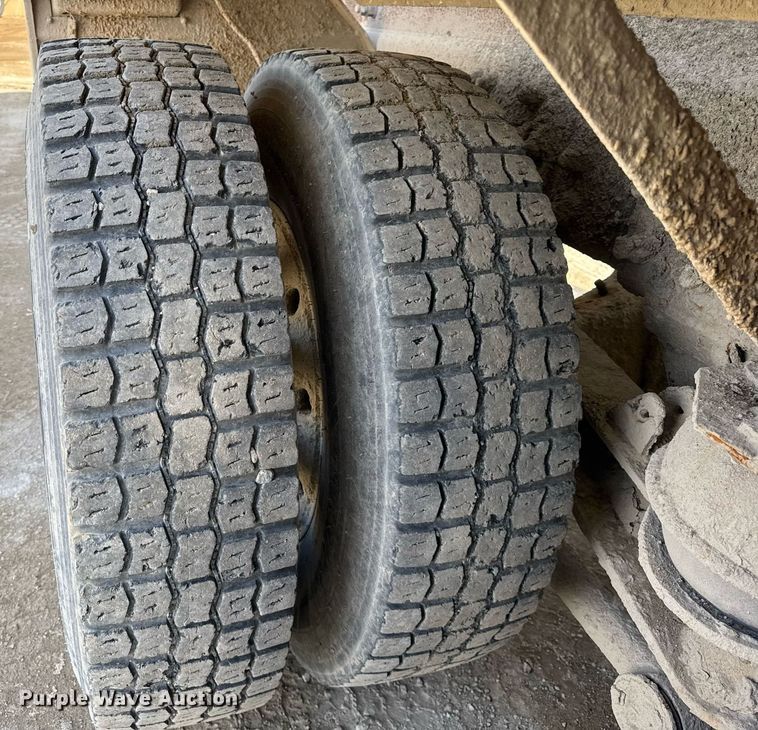 image for item DH9838 2009 Sterling L8500 ready mix truck