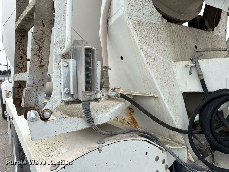 image for item DH9839 2006 Peterbilt 335 ready mix truck