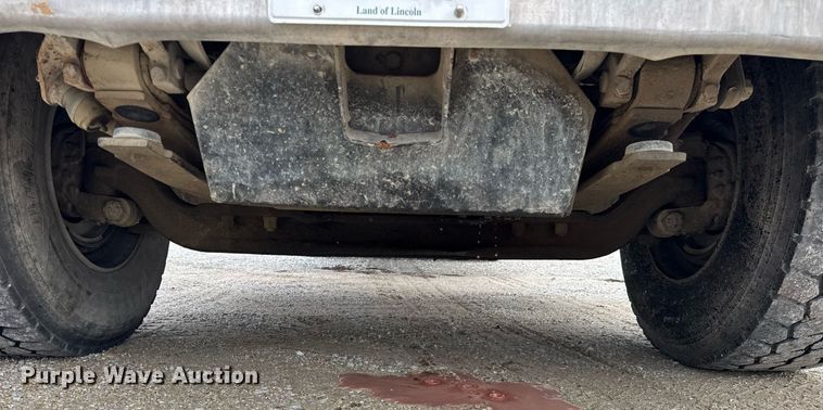 image for item DH9839 2006 Peterbilt 335 ready mix truck