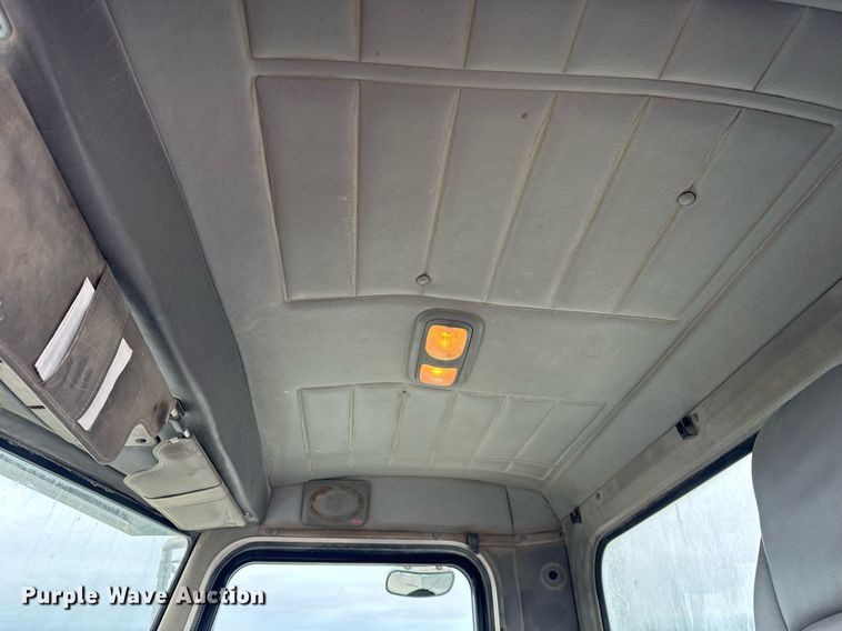 image for item DH9839 2006 Peterbilt 335 ready mix truck