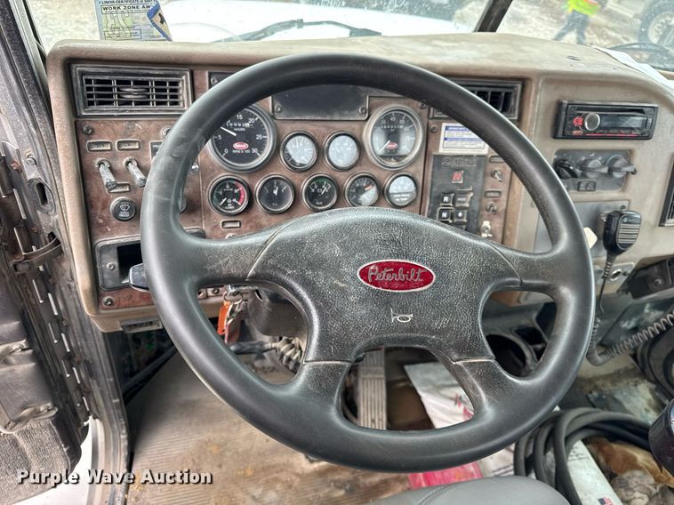 image for item DH9839 2006 Peterbilt 335 ready mix truck