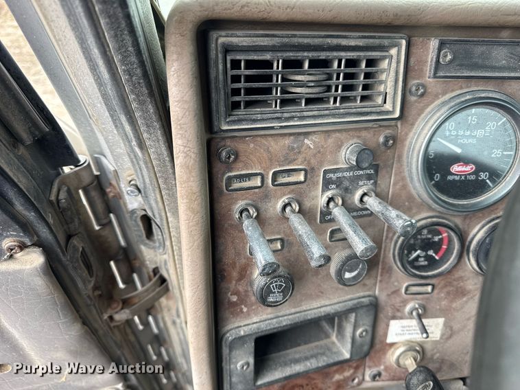 image for item DH9839 2006 Peterbilt 335 ready mix truck