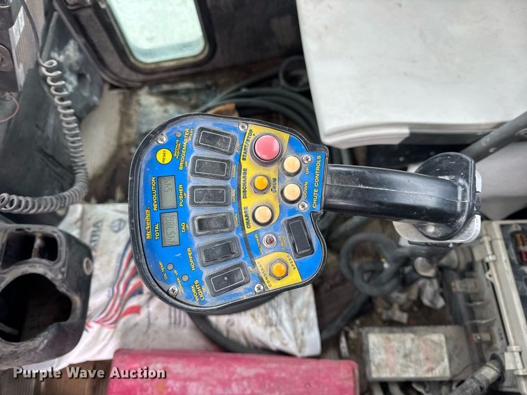 image for item DH9839 2006 Peterbilt 335 ready mix truck