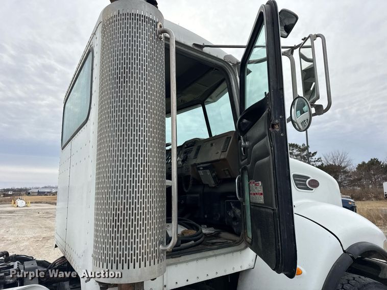 image for item DH9839 2006 Peterbilt 335 ready mix truck