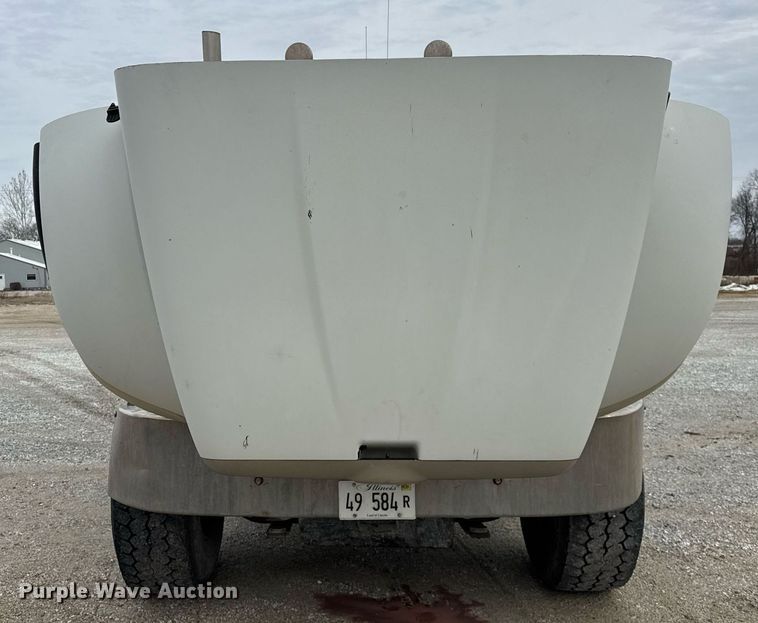 image for item DH9839 2006 Peterbilt 335 ready mix truck