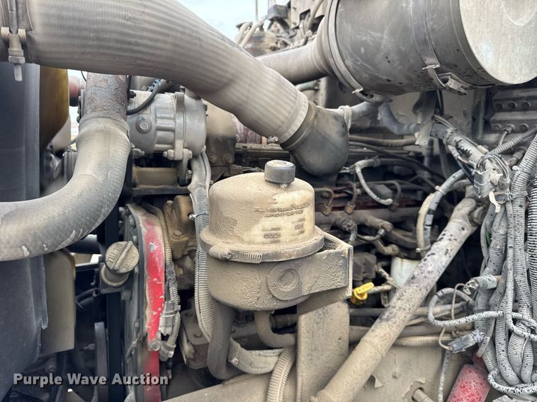 image for item DH9839 2006 Peterbilt 335 ready mix truck