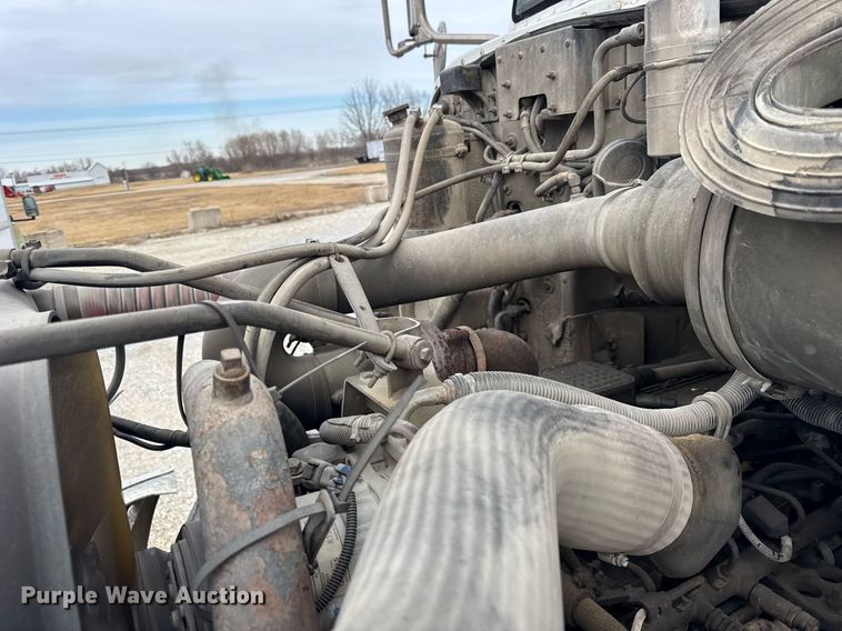 image for item DH9839 2006 Peterbilt 335 ready mix truck