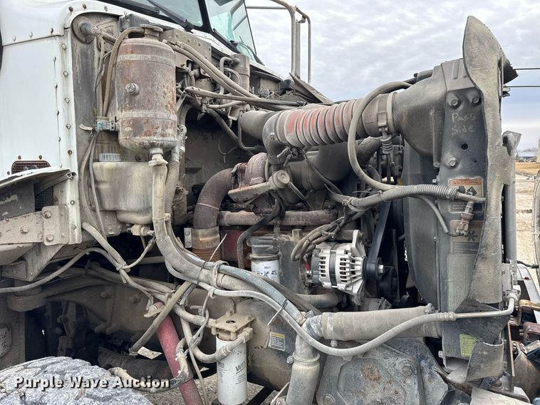 image for item DH9839 2006 Peterbilt 335 ready mix truck